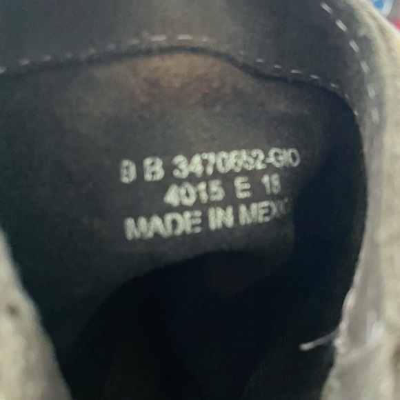 Frye Dark Brown Suede Cara Ankle Pull On Booties 9 - Picture 14 of 14